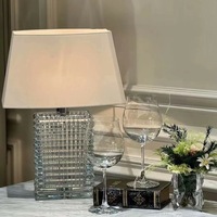 Lampe de table en cristal transparent de luxe, fabrication de haute précision, source d'usine, série classique française pour la décoration de villa