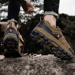 Nuove Scarpe Sportive da <span class=keywords><strong>Uomo</strong></span> Traspiranti Antiscivolo Impermeabili in Pelle Stile Stivali Casual Scarpe da Corsa per Escursionismo all'Aperto - Product Image 2