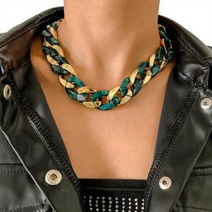 Collar de Gargantilla antiguo vintage exagerado - Product Image 1