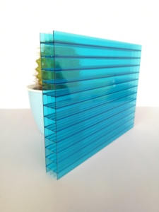 Lámina Hueca de <span class=keywords><strong>Policarbonato</strong></span> de Cuatro Capas de 16MM 18MM 20MM, Material Moderno para Techos de Hoteles, Protección UV, Ecológico y Duradero - Product Image 4