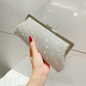 Pochette de soirée en alliage entièrement ornée de strass pour femme, sac <span class=keywords><strong>à</strong></span> main en cristal et diamant avec chaîne, sac bandoulière pour Cheongsam, mariage, fête, bal de promo - Product Image 3