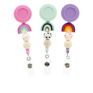 Portacredenciales de Silicona Hechos a Mano, Novedad <span class=keywords><strong>2023</strong></span>, Lindos Portacredenciales de Madera con Cuentas de Arcoíris para Mujer, Profesora, Enfermera, Llavero con Cuentas para Identificación - Product Image 1
