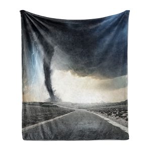 Thiên nhiên mềm flannel lông cừu ném chăn, Đen lốc xoáy Phễu khí và sấm lăn trên đường fume Thảm Họa in đơn sắc - Product Image 1