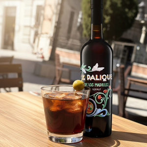 Vermut EL PALIQUE DE LOS MADRILES Hecho en España, 750 ml, Vino Dulce Español, Sirva con una Barra de Chocolate - Product Image 1