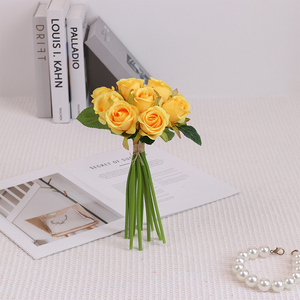 Roses artificielles en soie, petites, portables, vente en gros transfrontalière, décoration simple, fraîche et douce, arrangement de table pour mariage et restaurant - Product Image 4