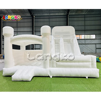 Location de château gonflable blanc avec piscine à balles, château gonflable avec toboggan aquatique