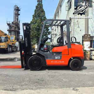 Chariot élévateur TOYOTA FGZN30 3 tonnes d'occasion, importé du Japon, moteur 1DZ-2, machine d'occasion, moteur GPL avec déplaceur latéral pour conteneurs. - Product Image 3