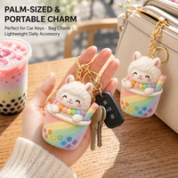 Porte-clés en peluche alpaga personnalisé OEM ODM, style tasse Boba arc-en-ciel, broderie de logo personnalisée, emballage de marque pour cadeaux souvenirs de détail