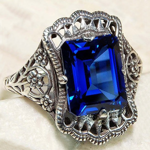 Anello Traforato Blu Reale per Donne, Gioiello di Fidanzamento Classico ed Elegante in Lega di Metallo Prezioso - Product Image 2