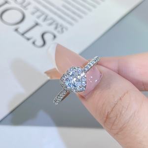 Anillos de Compromiso con MOQ Bajo, Chapados en Oro, con Circonita Cúbica y Piedra Lunar, Anillo de Corazón Moderno para Mujer, Regalo - Product Image 3