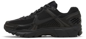 Zapatillas Deportivas Air Zoom Vomero 5 Triple Black Unisex con Parte Superior de Malla, Suela de Goma y Entresuela de EVA - Product Image 1