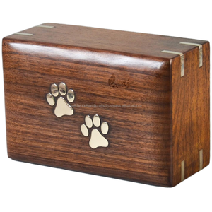 El Yapımı Çevre Dostu Masif Ahşap Kare Evcil Hayvan Külleri İçin Tabut ve Kutu, Kedi ve Köpekler İçin Özelleştirilmiş Renk/Boyut Seçenekleriyle - Product Image 4
