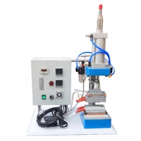 Machine de scellage de poche à bec verseur de qualité supérieure / Machine d'insertion et de scellage de bec verseur