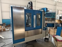 Centre d'usinage vertical de bureau à grande vitesse VMC mini fraiseuse CNC pour la découpe des métaux