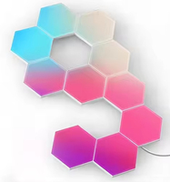 Lampe murale industrielle hexagonale à LED Quantum avec télécommande et lumière blanc chaud à intensité variable pour salles de jeux