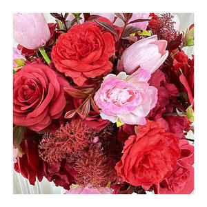 Arreglo Romántico de Rosas de Seda Rojas con Flores Rosadas Mixtas, Ramo de Flores Artificiales Hecho a Mano, Centro de Mesa para el Día de San Valentín - Product Image 6