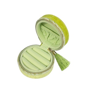 กล่องเก็บเครื่องประดับแหวนเด็กผู้หญิงน่ารักกำมะหยี่ขนาดกะทัดรัดคลาสสิกมีซิปปิดออกแบบนูนจัดเครื่องประดับ - Product Image 2