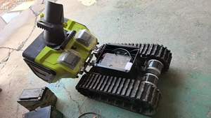 <span class=keywords><strong>Souffleuse</strong></span> à neige télécommandée tout-terrain à chenilles, balayeuse à neige télécommandée motorisée, chenilles en caoutchouc, lance-neige, déneigement - Product Image 3