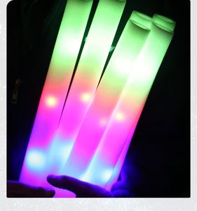 Renkli LED Köpük Işık Çubukları 3 Yanıp Sönme Modlu Renkli Köpük Işığı Partiler, Düğünler, Doğum Günleri Konserler için Uygundur - Product Image 2