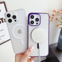 Étui de téléphone en TPU PC semi-transparent mat avec charge magnétique sans fil, protection contre les chocs pour iPhone Oppo, fabricant OEM ODM Chine