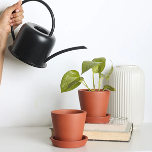 Ensemble de 2 pots en terre cuite Sakora faits à la main pour l'intérieur, l'extérieur, le balcon, la terrasse, le jardin, la décoration de la maison, pots à fleurs en argile rustique - Product Image 4
