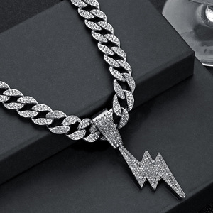 LiCai Iced Out aleación Rhinestone relámpago forma colgante collar Zig <span class=keywords><strong>Zag</strong></span> cadena cubana especias niñas Cool Hip Hop joyería preferida - Product Image 6
