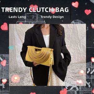 Bolso de lujo para mujer con estampado de ángel y flores, modelo transversal con asa de metal y cadena, colección 2024. Ideal para ocasiones especiales. - Product Image 2