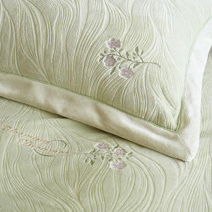 Miminkang <b>Bedding</b> <b>Set</b> Four Piece Winter Warm Milk Fleece Plants And Flowers Pattern Simple Style Reactive Dyeing - Product Image 1