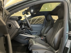 2023 2024 de <span class=keywords><strong>Audi</strong></span> <span class=keywords><strong>A3</strong></span> <span class=keywords><strong>Sportback</strong></span> 35TFSI Fashion Sport Edition AWD Version à essence berline 10563.31 Miles d'occasion à <span class=keywords><strong>vendre</strong></span> - Product Image 4