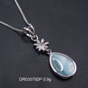 Collar con Colgante de Larimar, Piedra Preciosa Azul Dominicana, Plata de Ley 925, Venta al por Mayor - Product Image 3