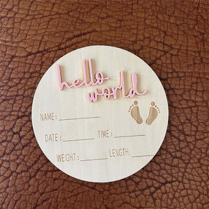 Bonjour monde naissance annonce signe moderne bois gravé plaque ronde bébé jalons carte - Product Image 3