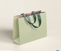 Sac de shopping personnalisé gratuit, sac cadeau en carton blanc recyclé pour vêtements et chaussures, avec poignée torsadée en ruban