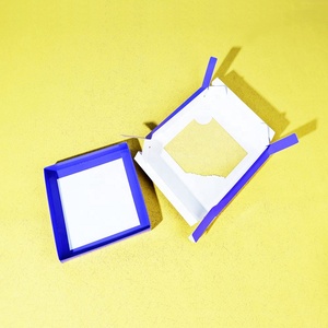 Hộp in ấn tùy chỉnh sang trọng nắp và cơ sở các tông màu trắng giấy Glossy Cmyk có thể gập lại sô cô la bao bì hộp với cửa sổ nhựa - Product Image 2