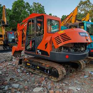 รถขุดขนาดเล็ก 7 ตัน Doosan DH75 มือสอง รถตีนตะขาบไฮดรอลิกขนาดเล็ก รุ่นปี 2022 เครื่องยนต์เดิม ปั๊มเกียร์ ระบบควบคุม PLC - Product Image 2
