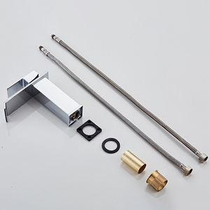 <span class=keywords><strong>Rubinetto</strong></span> Miscelatore per Lavabo da Bagno di Lusso in Acciaio Inox Bianco e Oro con Beccuccio a Cascata, Acqua Calda e Fredda - Product Image 6