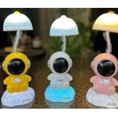 Carino per astronauta lampada da notte a LED per bambini 7 colori Touch controllo ricarica USB e tre impostazioni di colore per la decorazione della stanza - Product Image 1