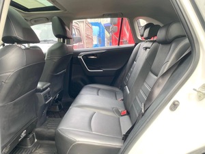 Toyota <span class=keywords><strong>RAV4</strong></span> 2.0L <span class=keywords><strong>Essence</strong></span> 2021, Sièges en Cuir R18, 5 <span class=keywords><strong>Portes</strong></span>, 5 Places, Intérieur Sombre, Transmission Automatique, Traction Avant, Caméra Arrière, Conduite à Gauche - Product Image 2