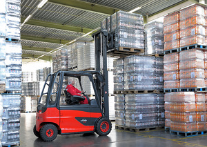 Montacargas Linde Serie 388 de 4t, Montacargas Contrabalanceado de Batería con Doble Motor Linde E40H - Product Image 4