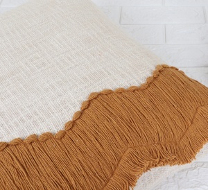 Funda de Cojín con Flecos de Color Amarillo Mostaza y Marfil, Textura Tufted a Mano, Estilo Boho, Decoración para el Hogar, para Sofá, Cuadrada, a Excelente Precio - Product Image 3