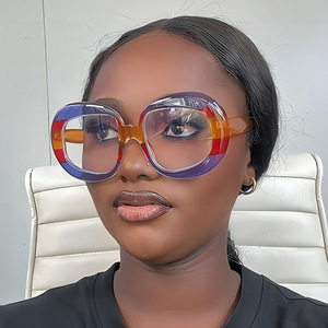 Nuevas Gafas de Sol de Diseñador para Mujer, Extra Grandes, con Lentes Acrílicas UV400, Marco de PC, Logotipo Personalizado, Bisagras Metálicas Resistentes, a la Moda, Tendencia 12 - Product Image 5