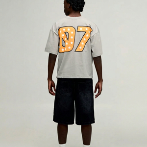 T-shirt surdimensionné imprimé lettres graffiti, streetwear hip-hop, tee-shirt graphique en coton, mode urbaine, t-shirt graphique surdimensionné vintage - Product Image 1