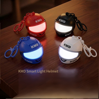 Mini casque de moto LED porte-clés, lumière de sécurité lumineuse pour vélo, sac et clés, cadeau cool pour motard avec crochet de fixation