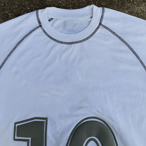 T-shirt personnalisé pour homme 100% coton à manches longues, impression en relief, streetwear épais, coupe oversize pour le printemps - Product Image 3