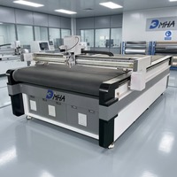 Machine de découpe automatique horizontale à couteau oscillant pour cuir et mousse à mémoire de forme pour matelas