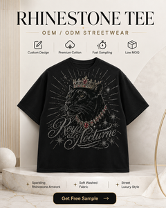T-Shirt in Poliestere ad Asciugatura Rapida, Vestibilità Slim per Uomo, con Collo a Costine e Strass, Logo Personalizzato, Nero, Taglia M - Product Image 1