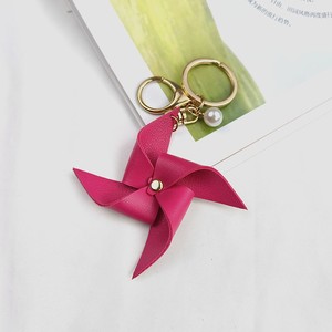 Porte-clés Petit Moulin à Vent en PU, Pendentif de Sac en Cuir Dessin Animé, Cadeau pour l'Année du Cheval, Vente en Gros Disponible - Product Image 3