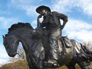 Sculpture de cheval à dos de cowboy en bronze moderne sur mesure avec technique de moulage par <span class=keywords><strong>MALTON</strong></span> (MT-210) - Product Image 2