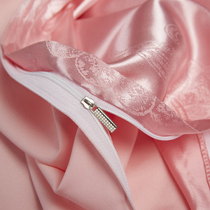 Juego de funda nórdica, juego de cama con bordado de satén de lujo europeo, juego de funda nórdica King Jacquard suave, cómodo y ligero - Product Image 3