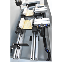 Machine de perçage d'angle CNC 3 axes 2,8 kW pour profilés aluminium de fenêtres et portes JUNDE