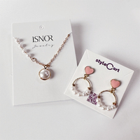 Cartes à bijoux en papier haut de gamme personnalisées, cartes pour boucles d'oreilles, cartes pour colliers avec logo personnalisé, cartes pour bagues avec découpes et gaufrage/embossage
